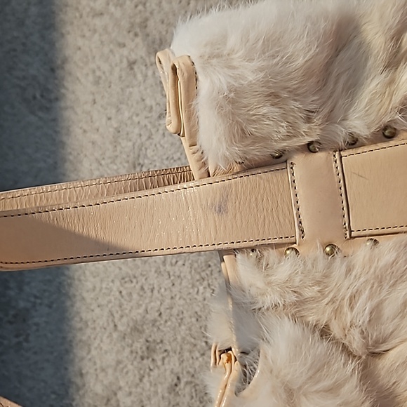 Rabbit purse  ivory,  in great condition.  Gently used .   16 " x 9 " - Picture 5 of 5